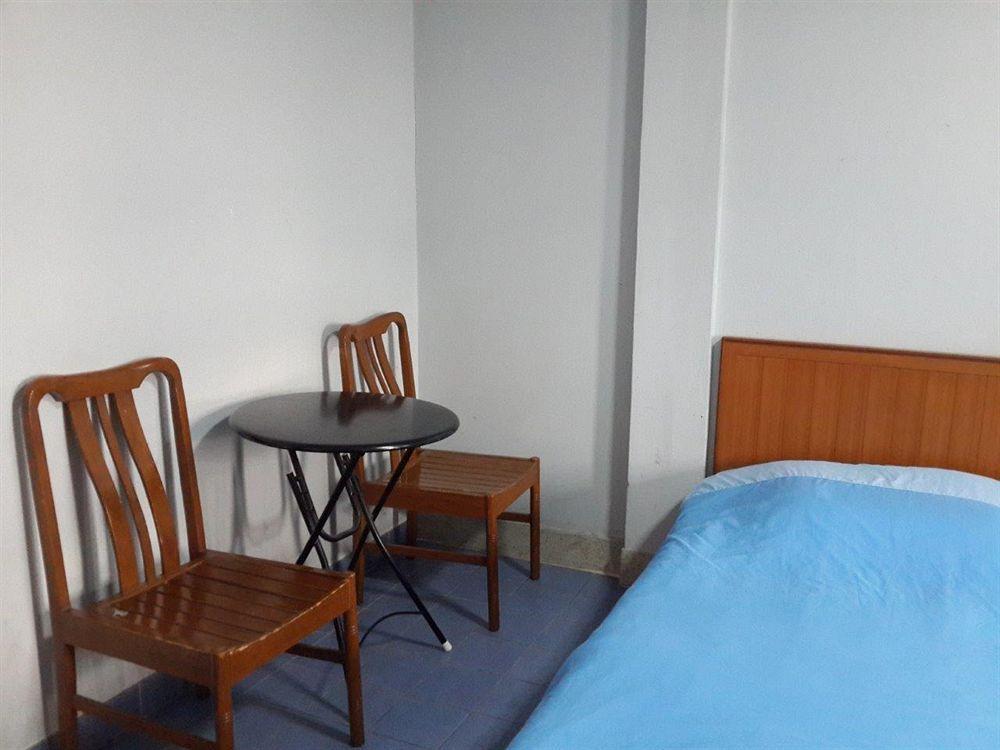 White Orchid Inn I Бангкок Экстерьер фото