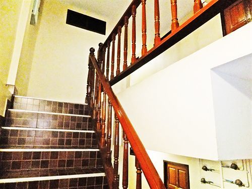 White Orchid Inn I Бангкок Экстерьер фото